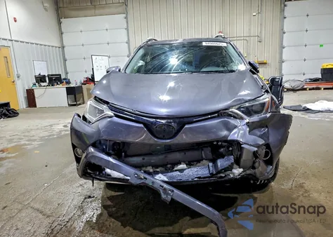 2016 Toyota Rav4 Xle z USA, uszkodzony, nr VIN JTMRFREV1GJ084011